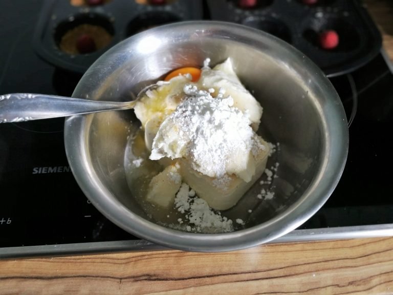 Cheesecake Muffins 8