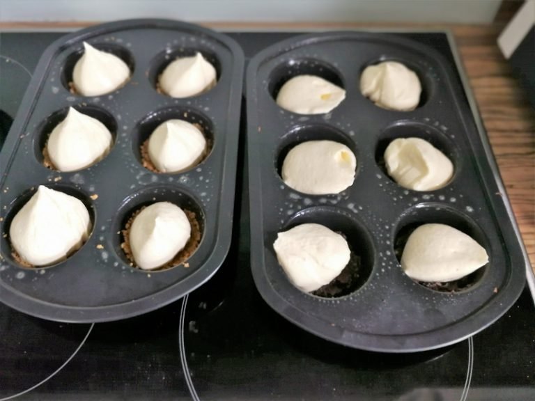 Cheesecake Muffins 10