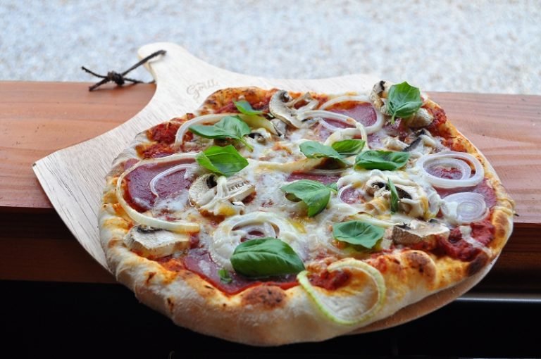 Pizza aus dem Gasgrill 1 Pizza aus dem Gasgrill