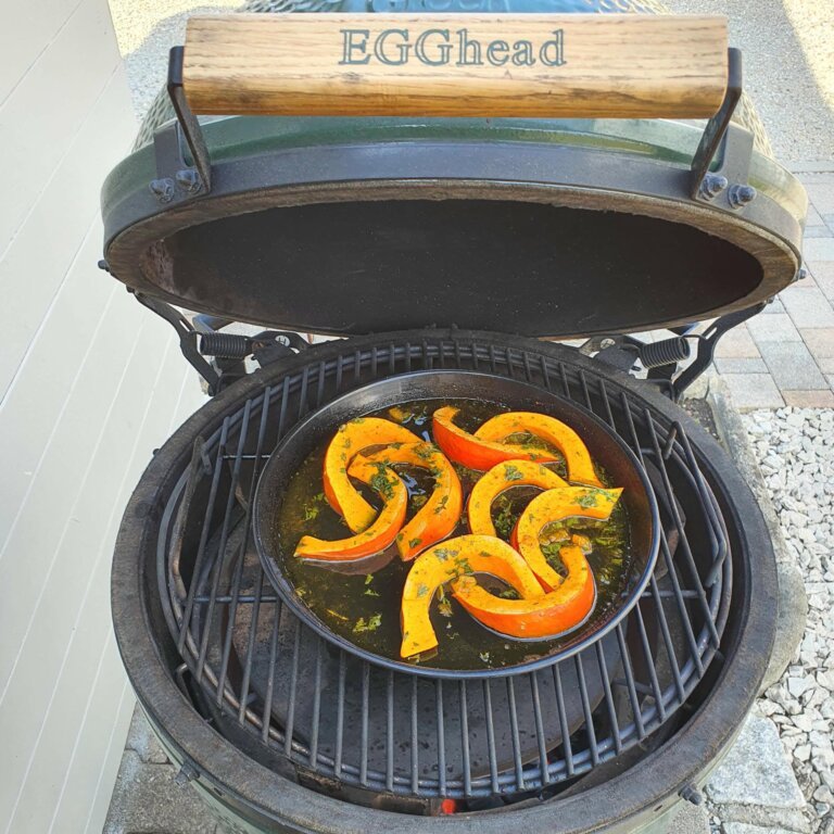 Gekräuterte Lammlachse an Erbs-Minz Püree 9