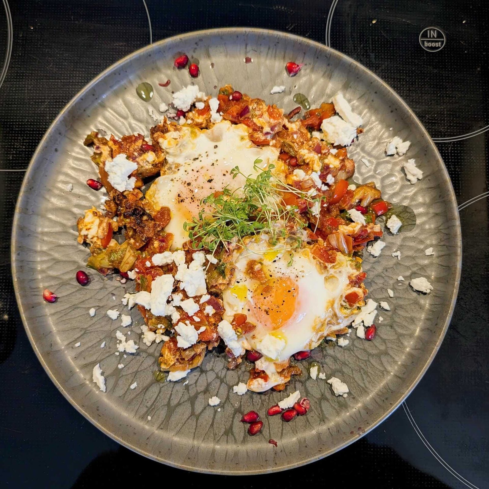 Persisches Omelett Rezept: Fruchtige Shakshuka-Alternative 2 Persisches Omelett Rezept: Fruchtige Shakshuka-Alternative 2